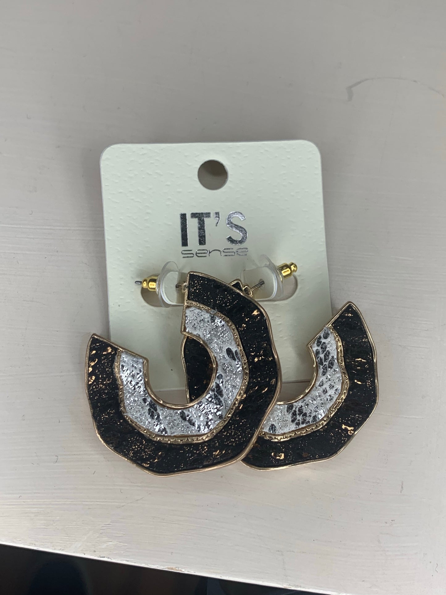 Gold Trim Wave Earrings