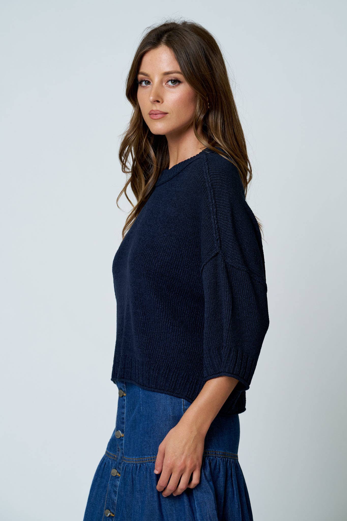 CREW NECK DROP SHOULDER RAW EDGE KNIT TOP