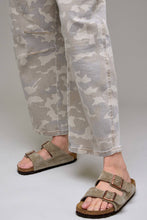 Load image into Gallery viewer, Hideout Tan Camo Cropped Barrel Jeans