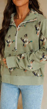 Load image into Gallery viewer, Green Duck Pullover