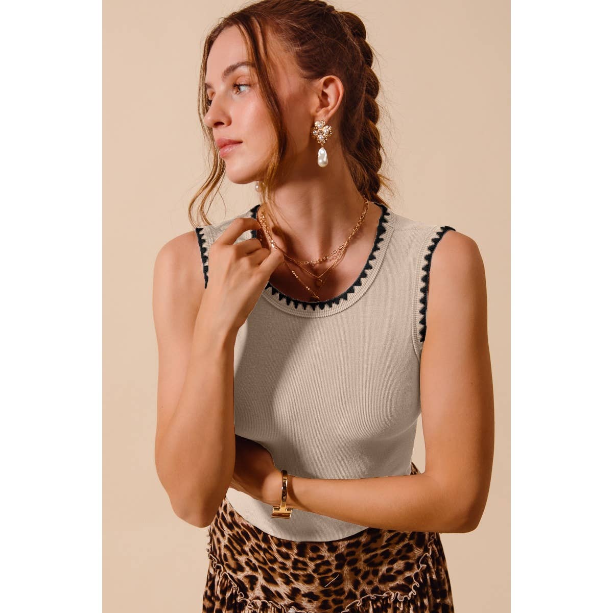 RIB SLEEVELESS TANK TOP EMBROIDERY DETAIL