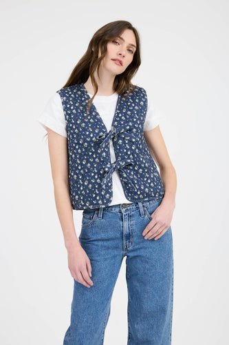 FLORAL PRINT FRONT TIE QUILTED VEST