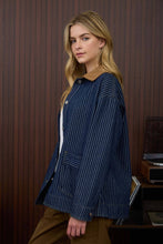 Load image into Gallery viewer, STRIPE CORDUROY COLLAR DENIM SHACKET
