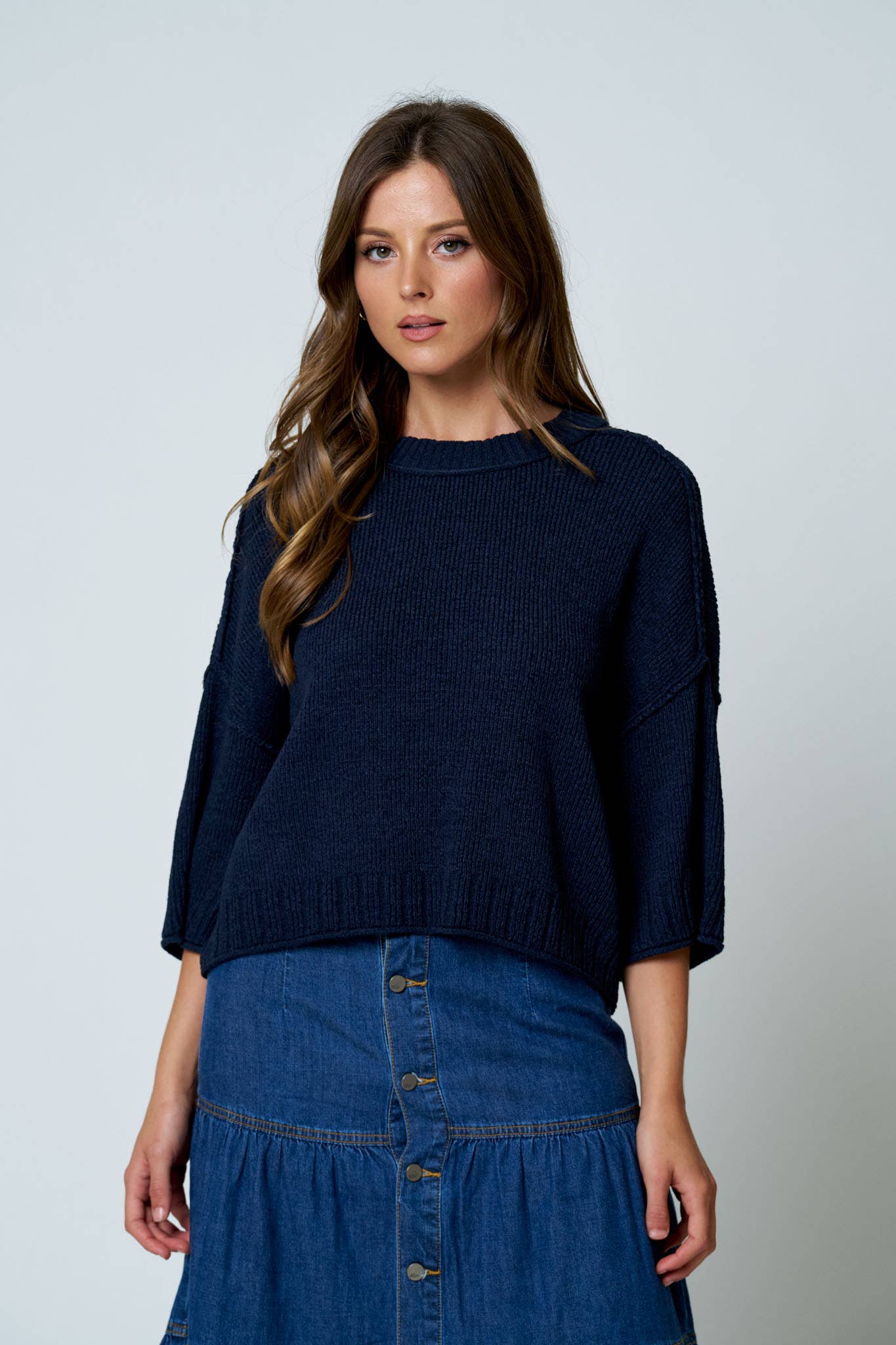 CREW NECK DROP SHOULDER RAW EDGE KNIT TOP