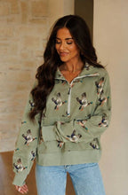 Load image into Gallery viewer, Green Duck Pullover