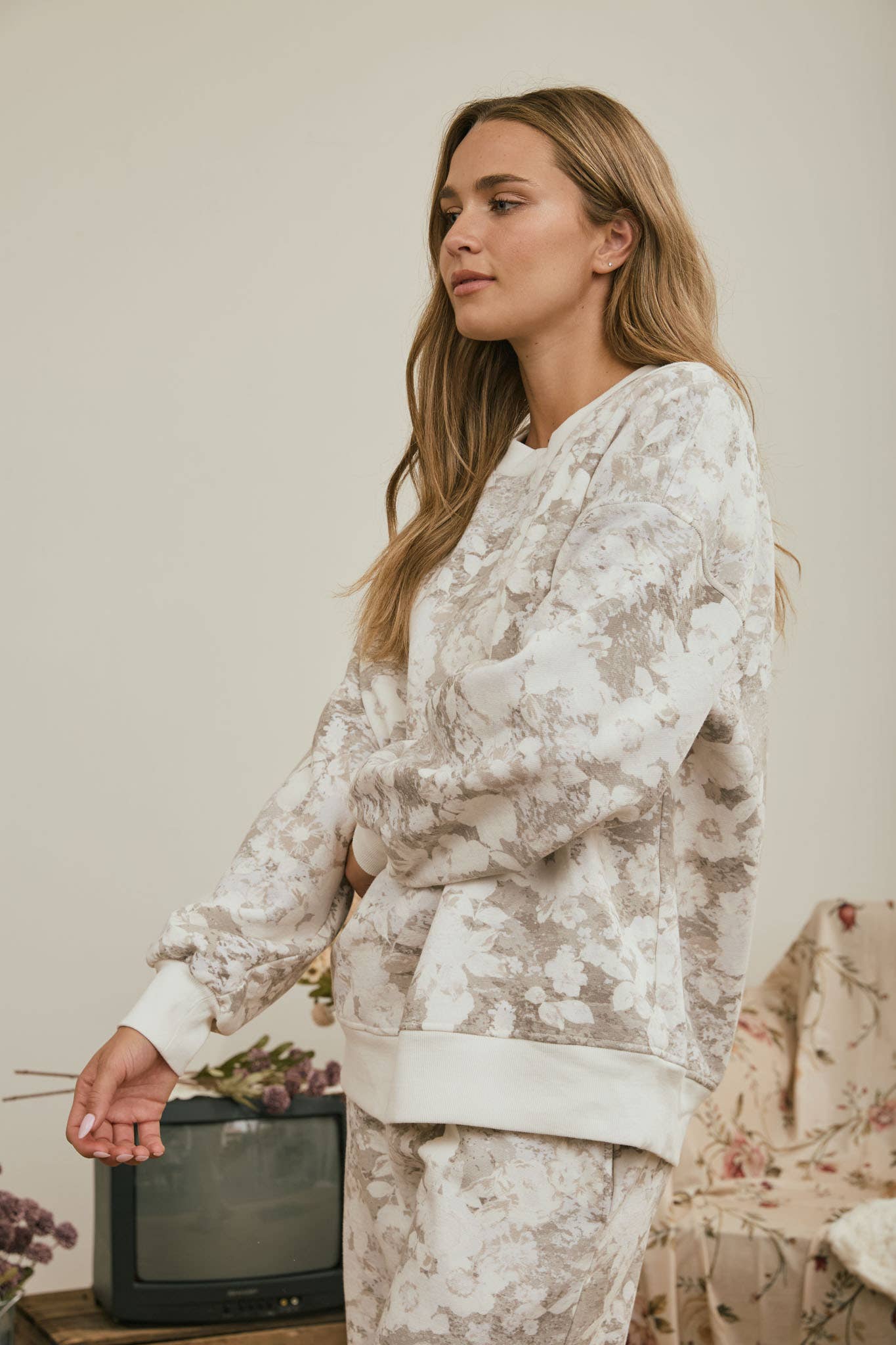 FLORAL WASH BOXY CREW KNIT TOP
