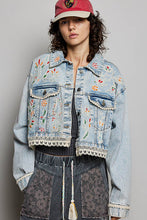 Load image into Gallery viewer, Wild Vine Floral Embroidery Denim Jacket