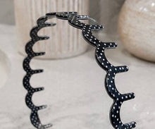 Load image into Gallery viewer, Black Polka Dot Zig-Zag Headband