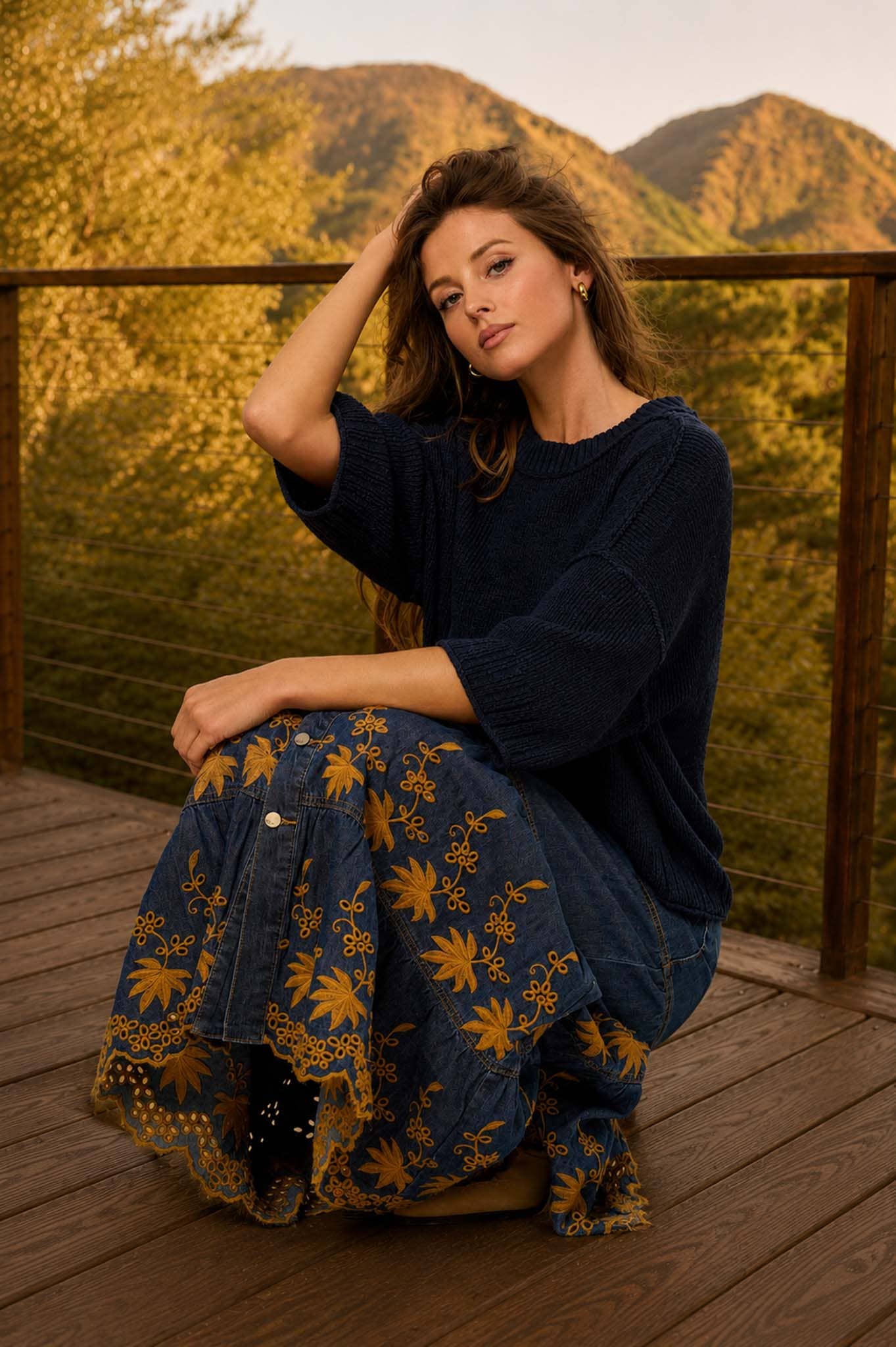 CREW NECK DROP SHOULDER RAW EDGE KNIT TOP