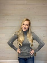 Load image into Gallery viewer, Pearl Button Long Sleeve Top