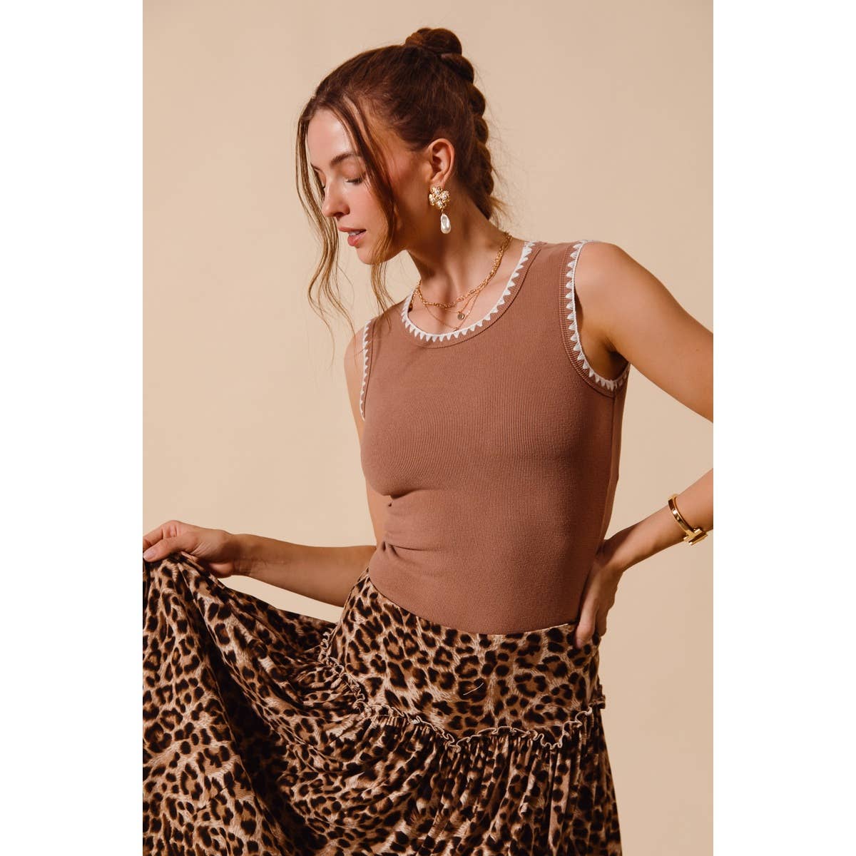 RIB SLEEVELESS TANK TOP EMBROIDERY DETAIL