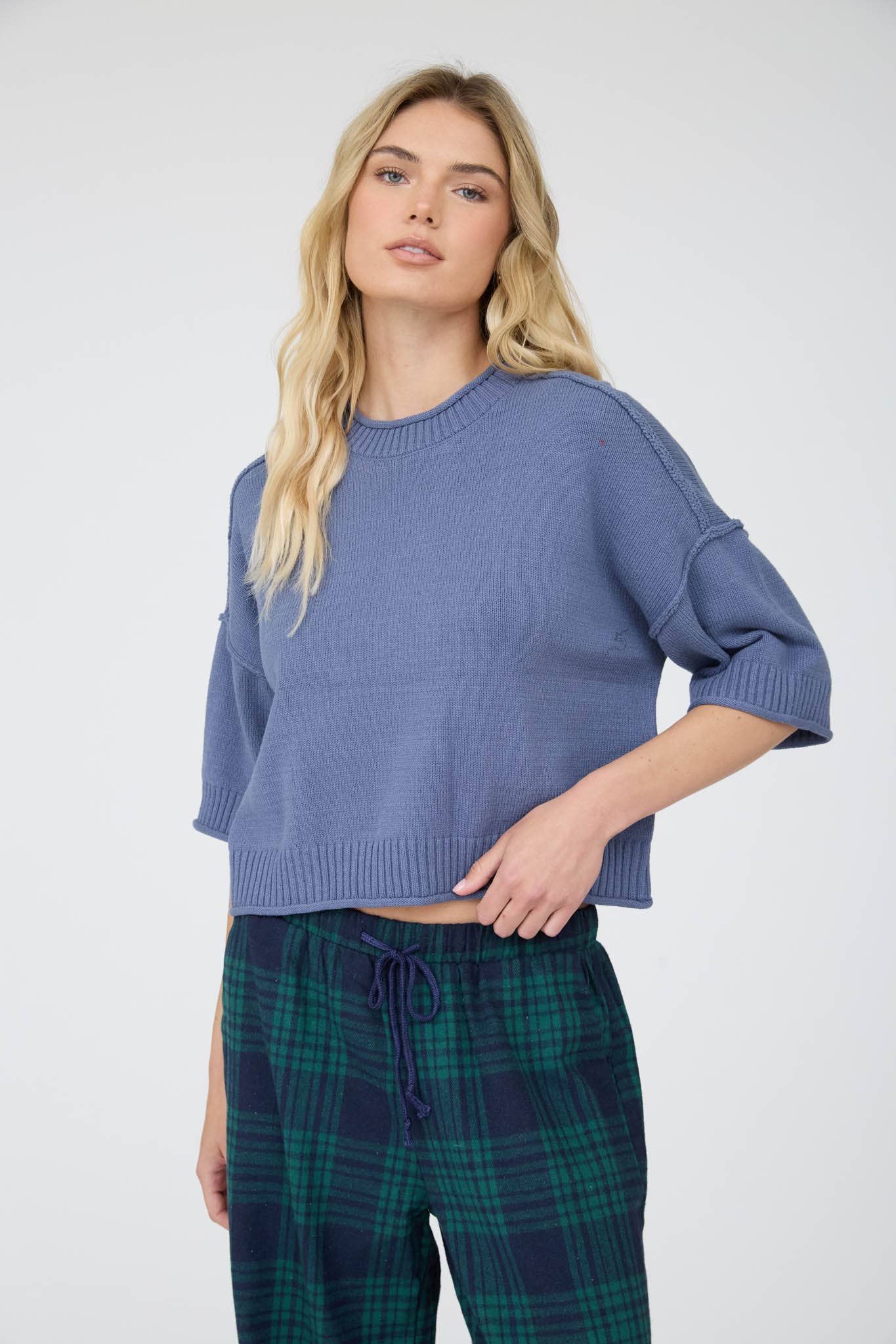 EXPOSED SEAM DROP SHOULDER SHORT SLEEVE PULLOVER