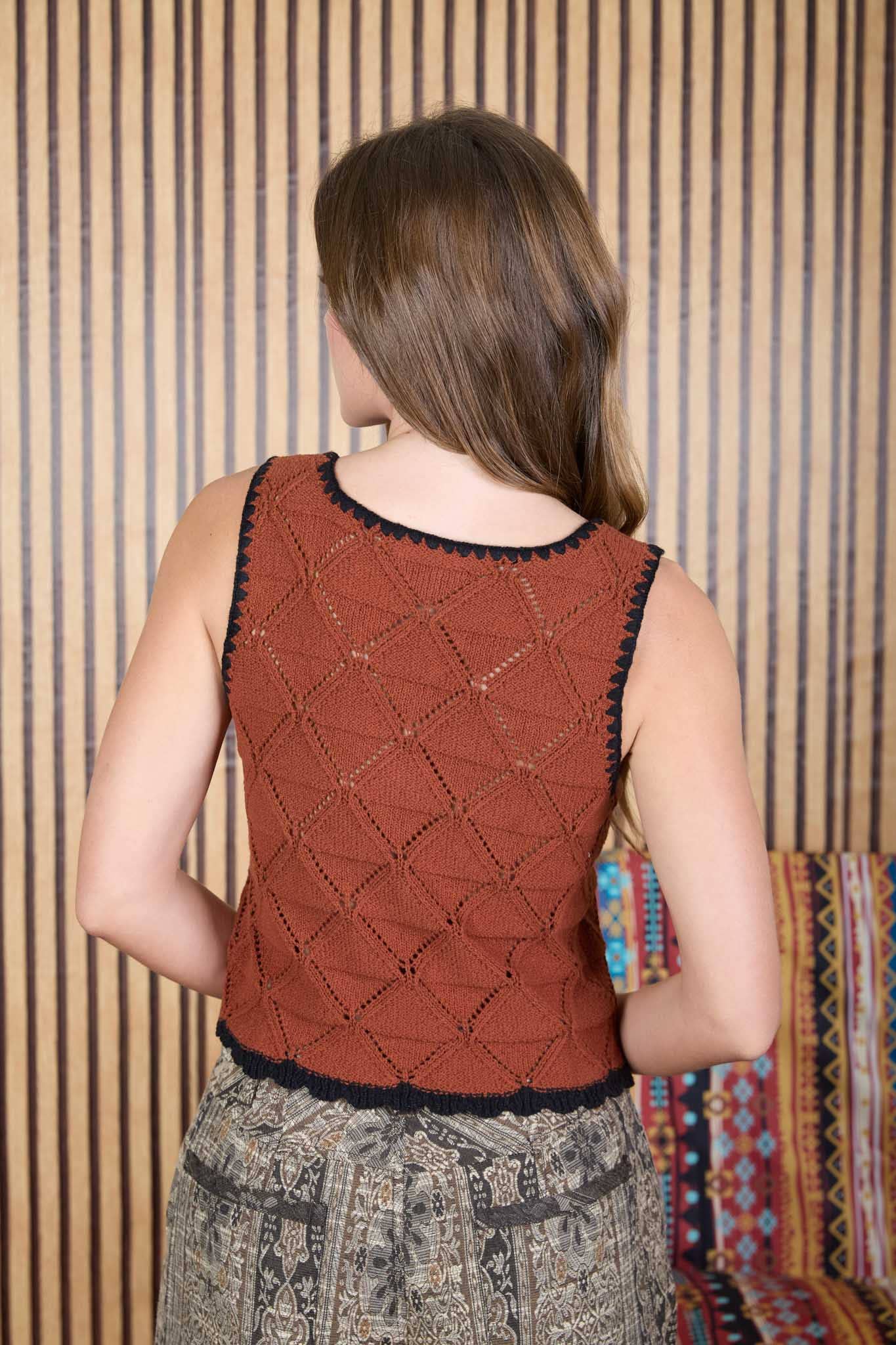CONTRAST STITCH CROCHET KNIT FRONT TIE VEST