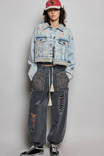 Load image into Gallery viewer, Wild Vine Floral Embroidery Denim Jacket