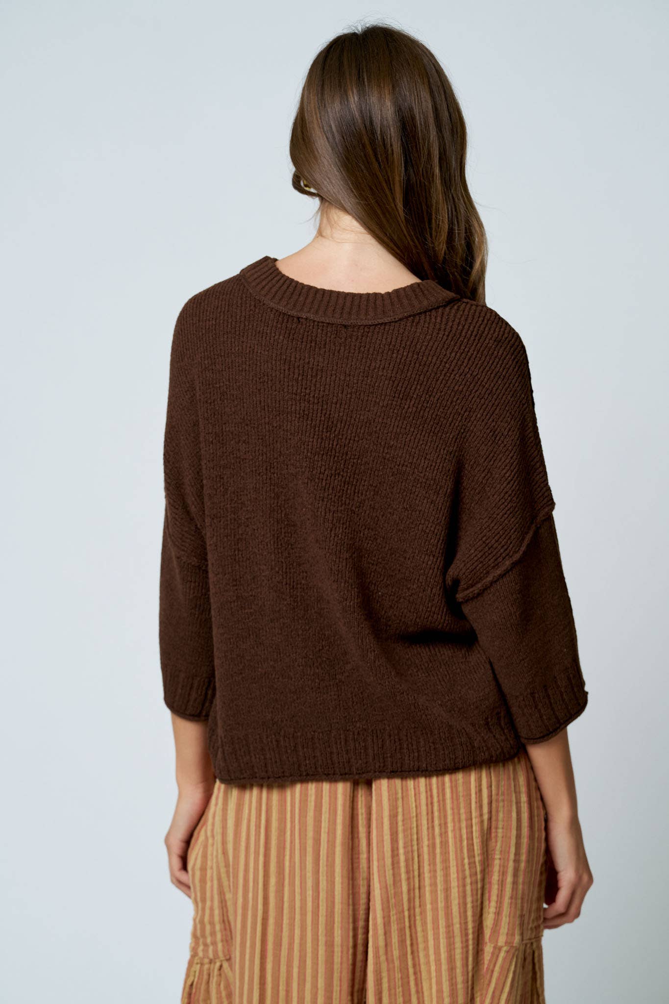 CREW NECK DROP SHOULDER RAW EDGE KNIT TOP