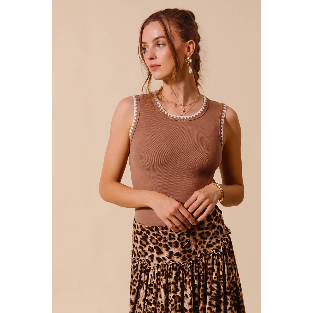 RIB SLEEVELESS TANK TOP EMBROIDERY DETAIL