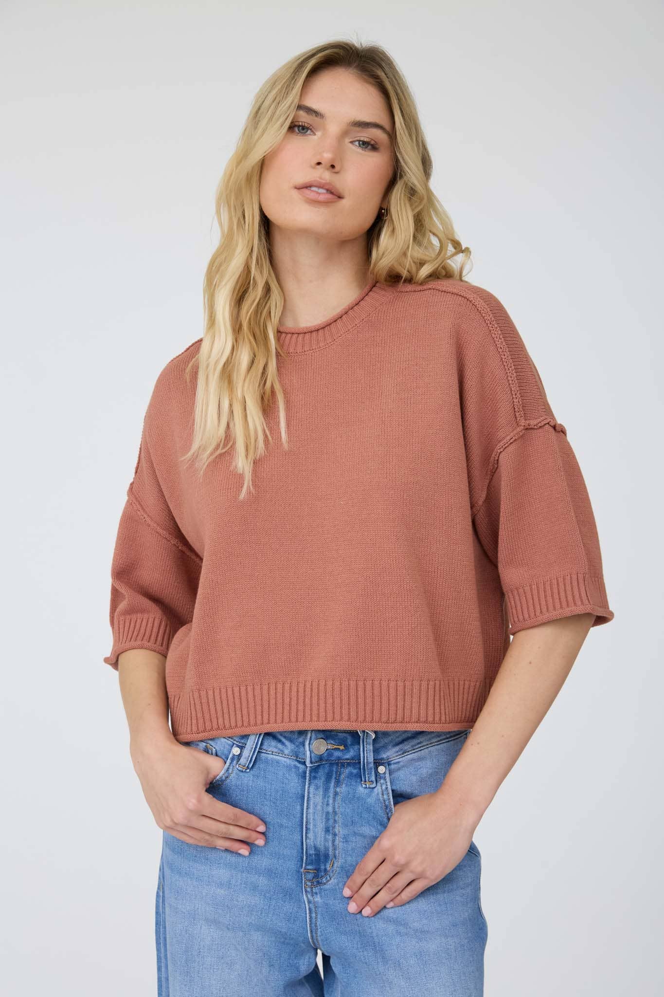 EXPOSED SEAM DROP SHOULDER SHORT SLEEVE PULLOVER
