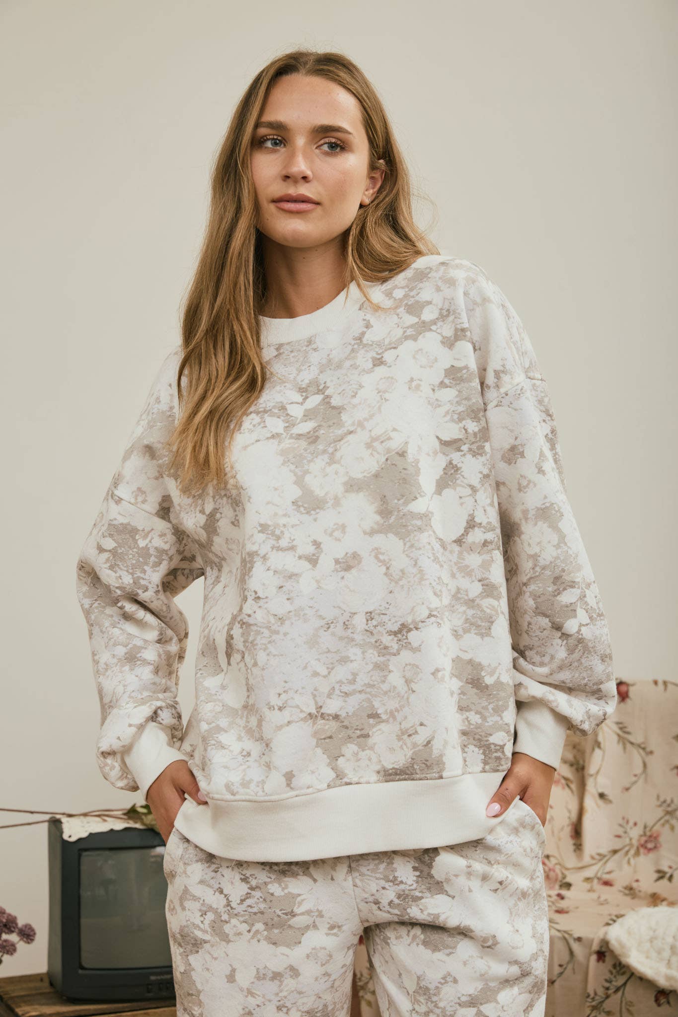 FLORAL WASH BOXY CREW KNIT TOP
