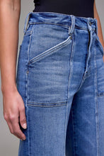 Load image into Gallery viewer, Center Stage Wide Leg Trouser Jeans