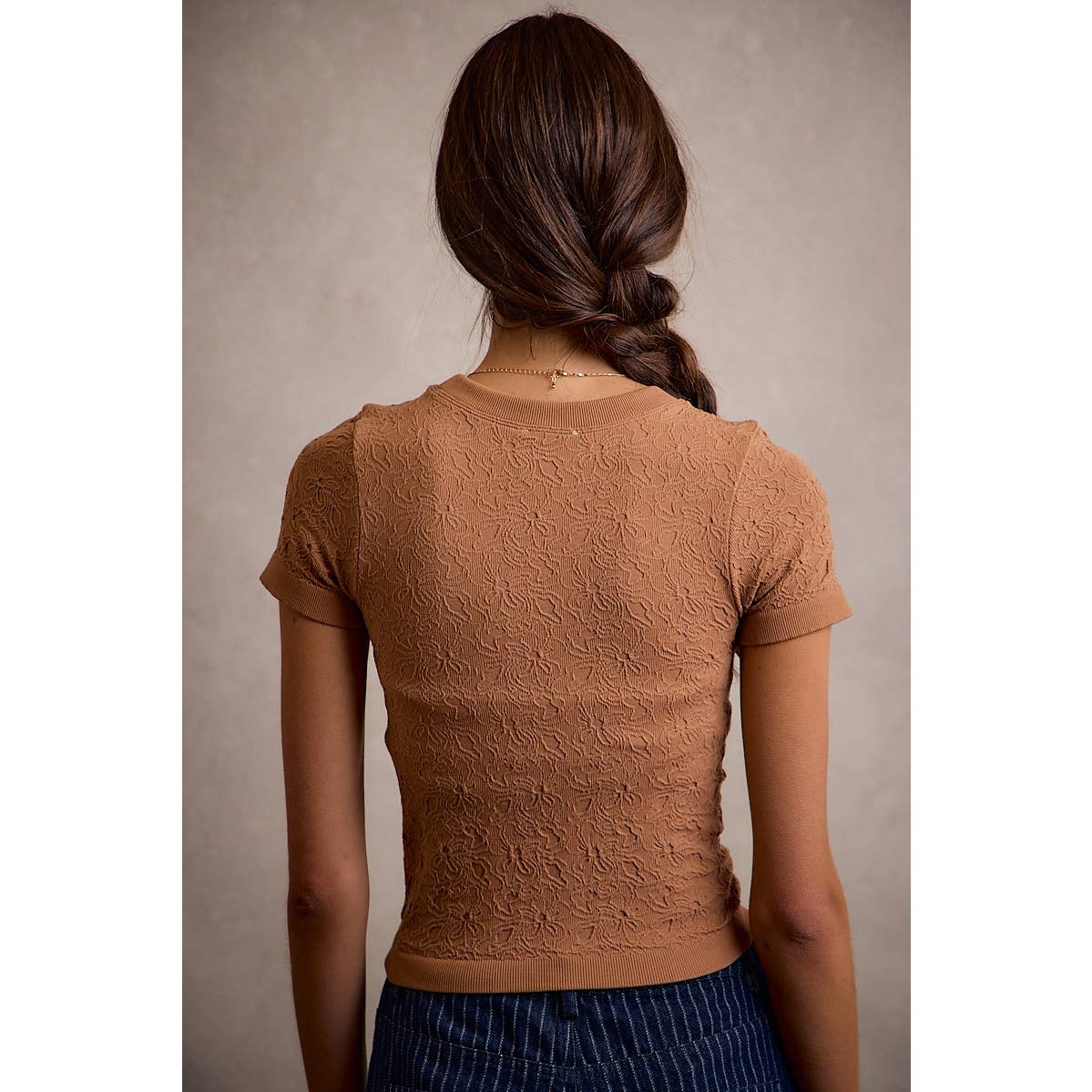 FLORAL PATTERNED SEAMLESS SHORT SLEEVE TOP
