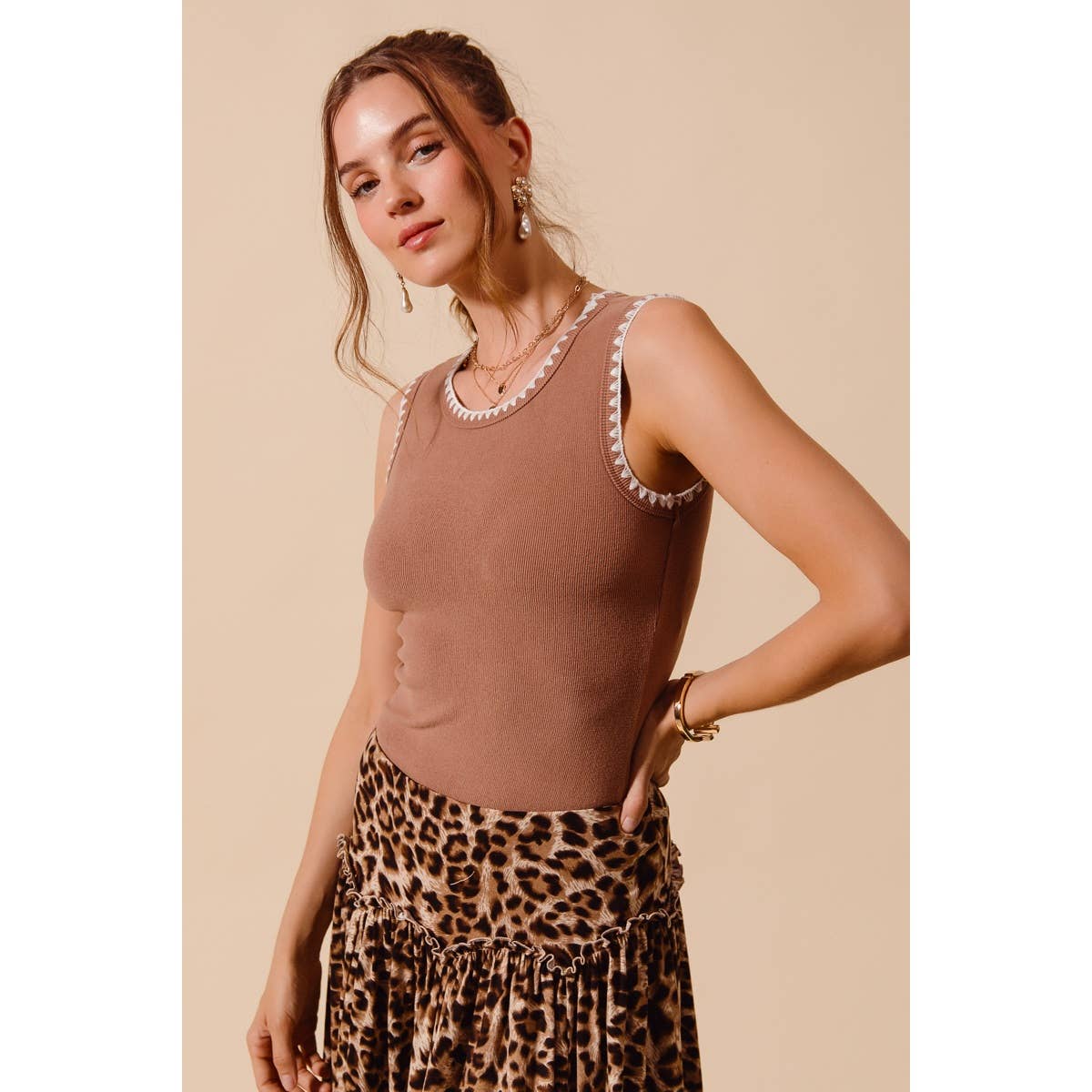 RIB SLEEVELESS TANK TOP EMBROIDERY DETAIL