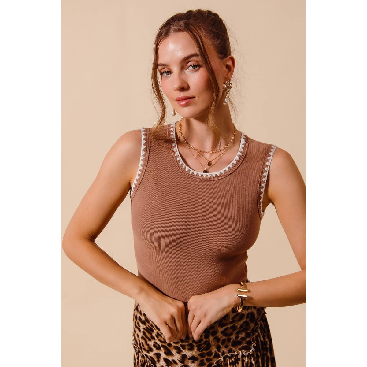RIB SLEEVELESS TANK TOP EMBROIDERY DETAIL