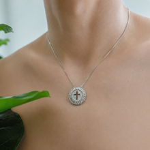 Load image into Gallery viewer, Shine Circle Cross Necklace