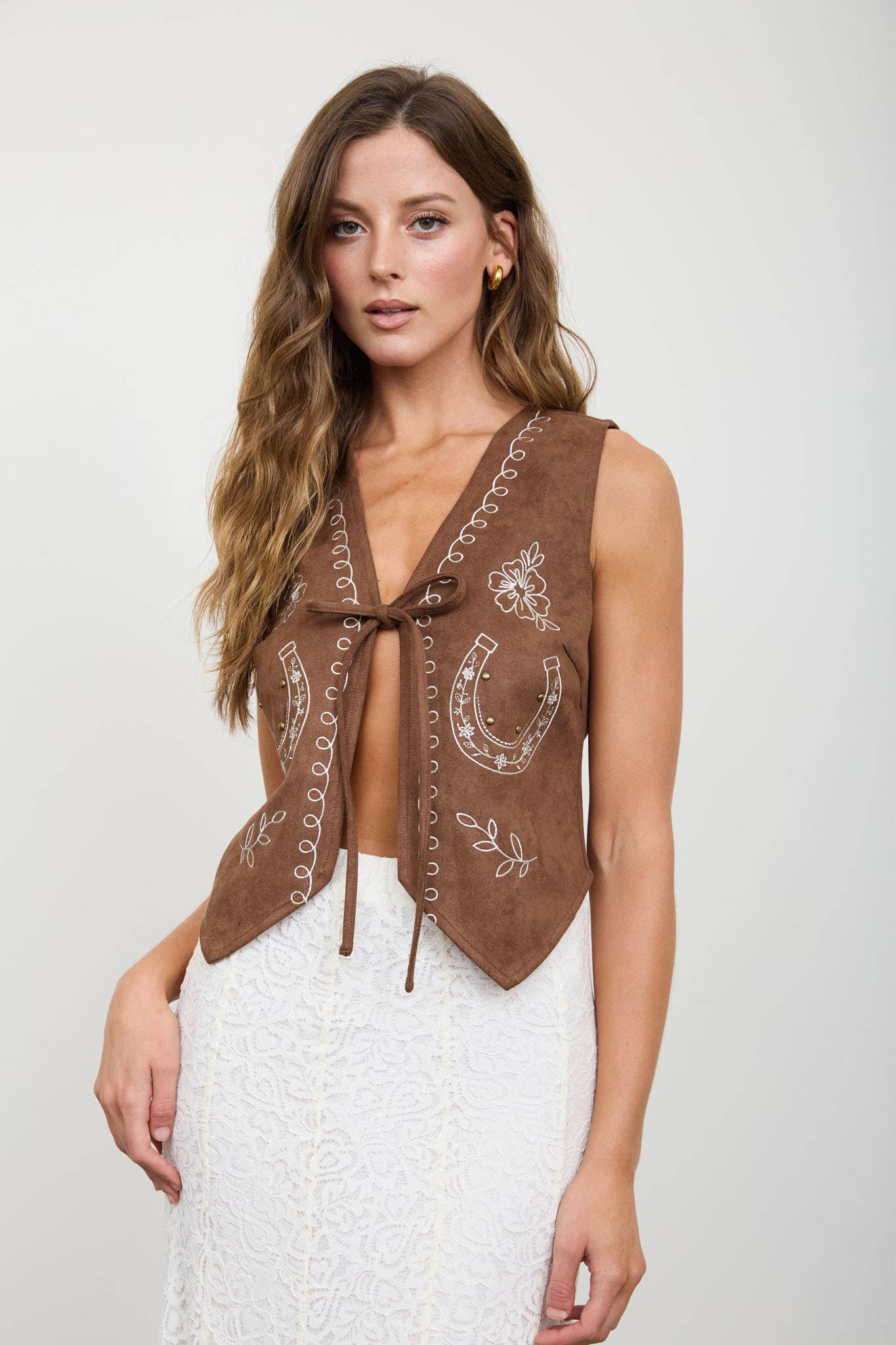 HORSE SHOE EMBROIDERY FRONT TIE SUEDE VEST