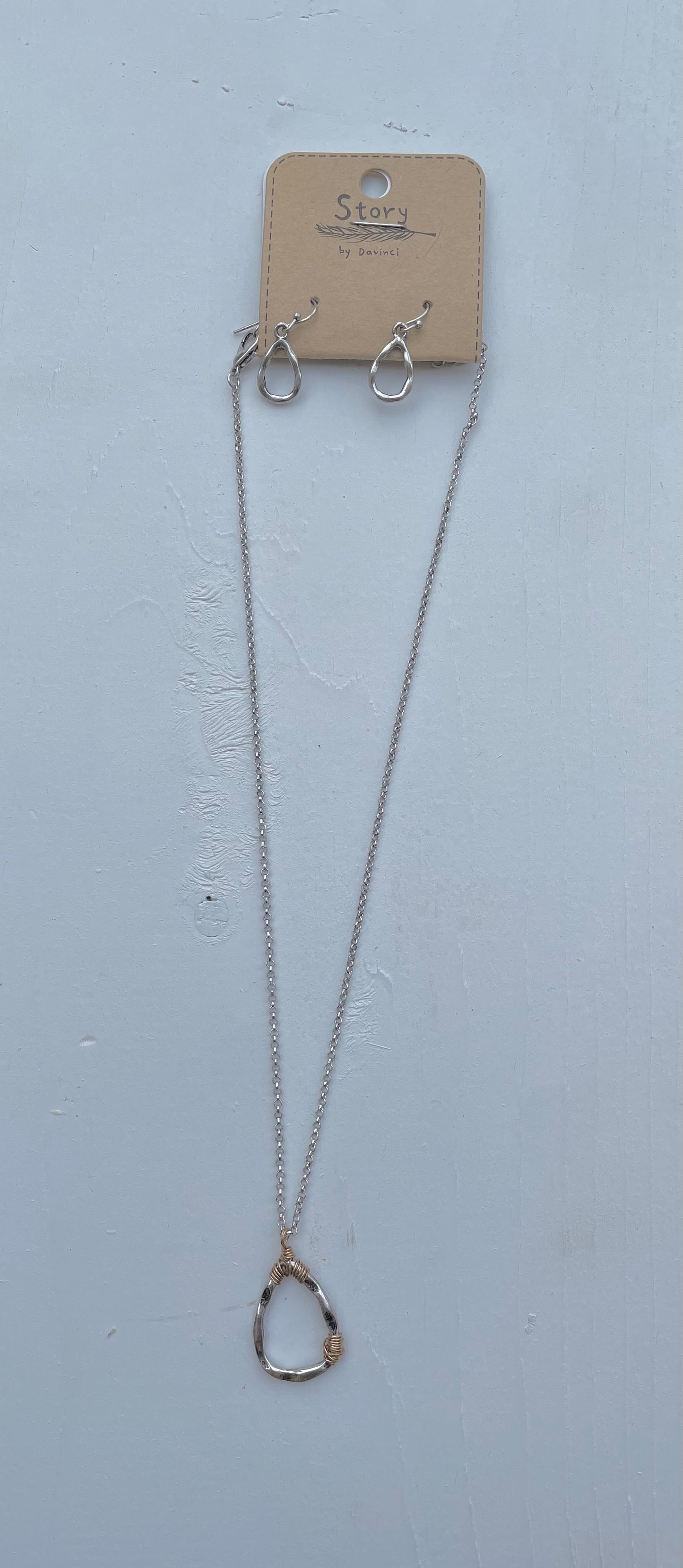 Oval Necklace with Earrings