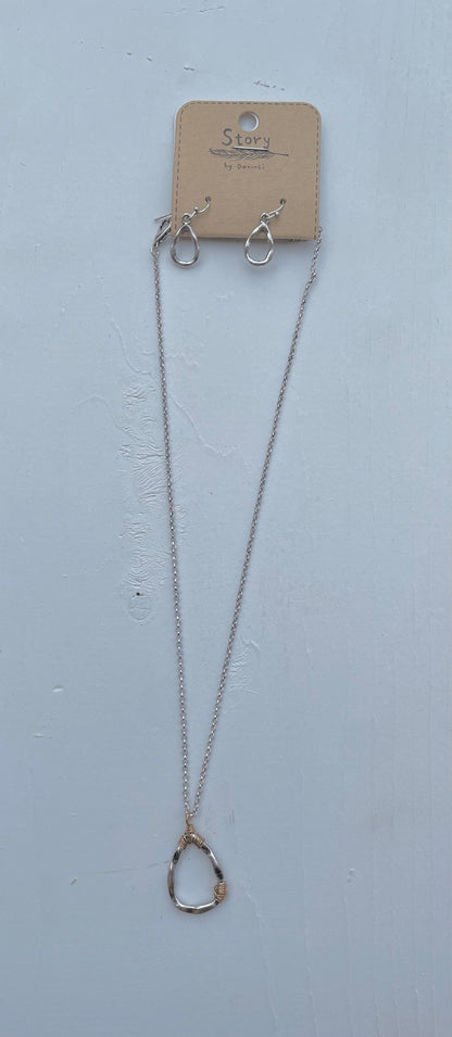 Oval Necklace with Earrings