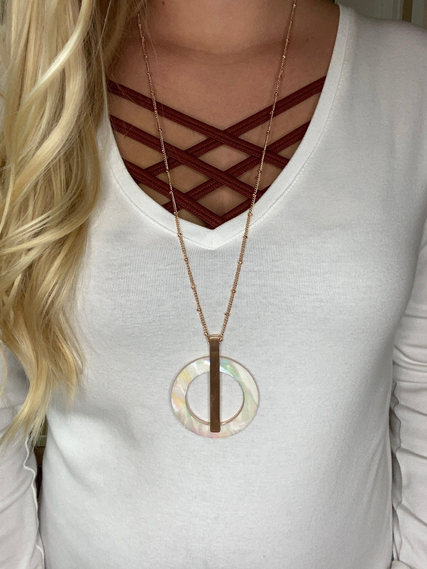 Pearlized Circle Pendant Necklace & Earring Set